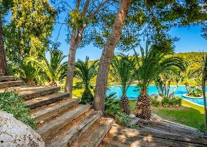 Corfu In With Incredible View And Spectacular Pool Tennis View Calm Area Beaches At 30 Minutes Walk Bus At 200 Meters *