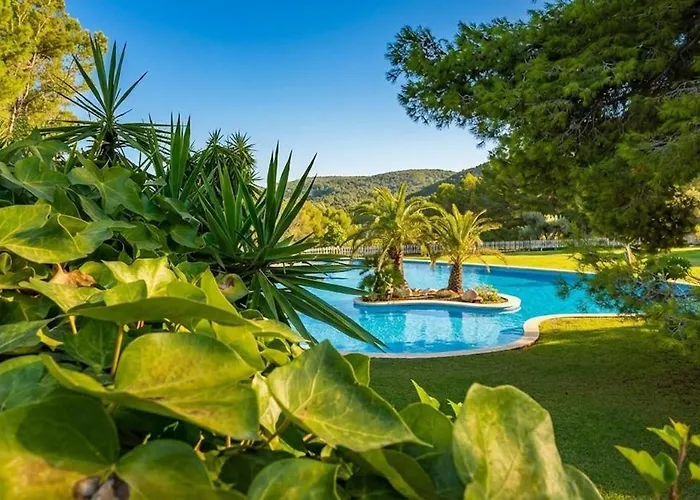 Corfu In With Incredible View And Spectacular Pool Tennis View Calm Area Beaches At 30 Minutes Walk Bus At 200 Meters Semesterbostad Sitges