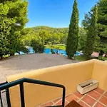 Corfu In With Incredible View And Spectacular Pool Tennis View Calm Area Beaches At 30 Minutes Walk Bus At 200 Meters 펜션 시체스