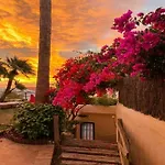 펜션 Corfu In With Incredible View And Spectacular Pool Tennis View Calm Area Beaches At 30 Minutes Walk Bus At 200 Meters *