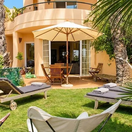 Corfu In With Incredible View And Spectacular Pool Tennis View Calm Area Beaches At 30 Minutes Walk Bus At 200 Meters * Σίτζες