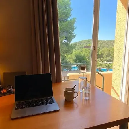 Corfu In With Incredible View And Spectacular Pool Tennis View Calm Area Beaches At 30 Minutes Walk Bus At 200 Meters * Sitges
