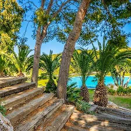 Corfu In With Incredible View And Spectacular Pool Tennis View Calm Area Beaches At 30 Minutes Walk Bus At 200 Meters *