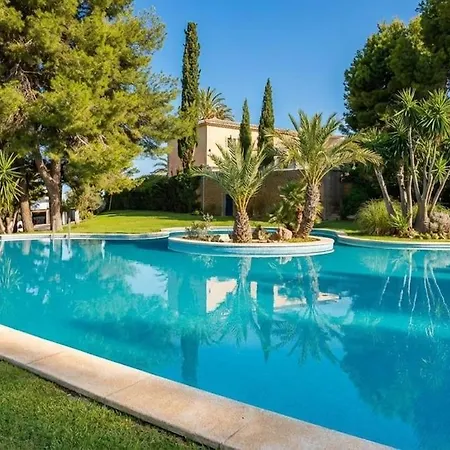 Nyaraló Corfu In With Incredible View And Spectacular Pool Tennis View Calm Area Beaches At 30 Minutes Walk Bus At 200 Meters