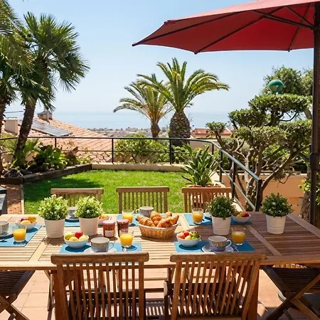 Corfu In With Incredible View And Spectacular Pool Tennis View Calm Area Beaches At 30 Minutes Walk Bus At 200 Meters Ferienhaus Sitges
