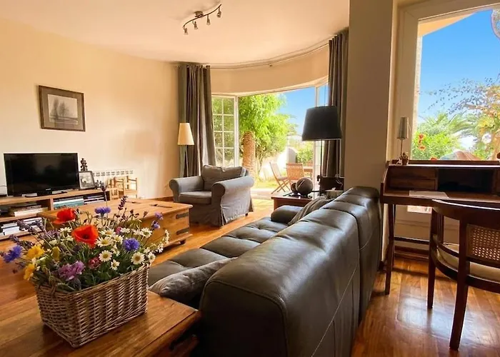 Corfu In With Incredible View And Spectacular Pool Tennis View Calm Area Beaches At 30 Minutes Walk Bus At 200 Meters Nyaraló *