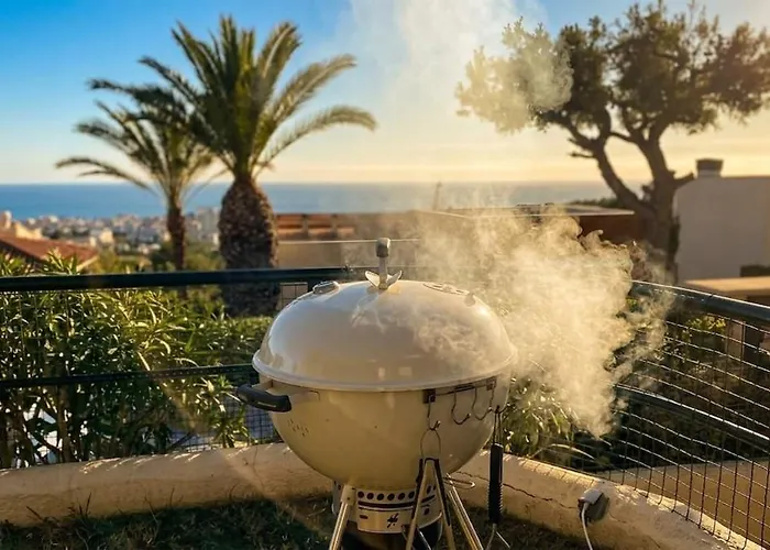 Сasa de vacaciones Corfu In With Incredible View And Spectacular Pool Tennis View Calm Area Beaches At 30 Minutes Walk Bus At 200 Meters Sitges