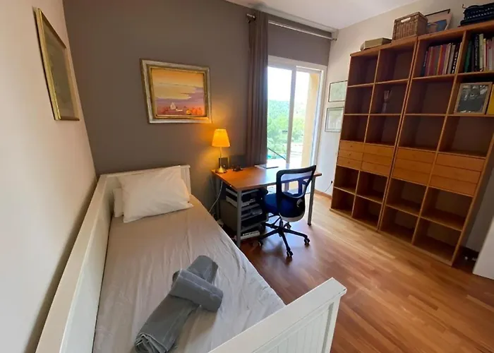 Corfu In With Incredible View And Spectacular Pool Tennis View Calm Area Beaches At 30 Minutes Walk Bus At 200 Meters Nyaraló Sitges