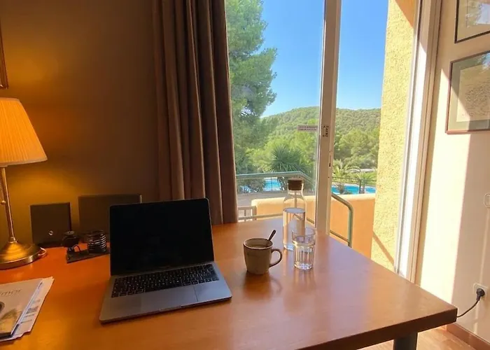 Corfu In With Incredible View And Spectacular Pool Tennis View Calm Area Beaches At 30 Minutes Walk Bus At 200 Meters * Sitges