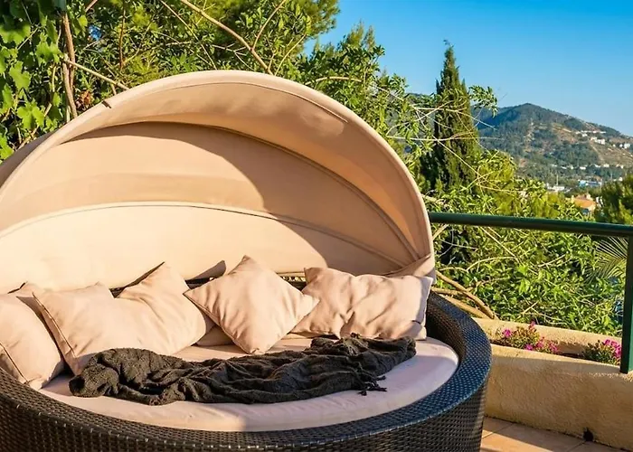 Corfu In With Incredible View And Spectacular Pool Tennis View Calm Area Beaches At 30 Minutes Walk Bus At 200 Meters Ferienhaus *