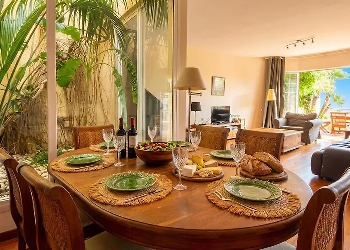 Ferienhaus Corfu In With Incredible View And Spectacular Pool Tennis View Calm Area Beaches At 30 Minutes Walk Bus At 200 Meters *