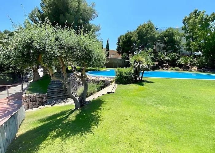 Corfu In With Incredible View And Spectacular Pool Tennis View Calm Area Beaches At 30 Minutes Walk Bus At 200 Meters *