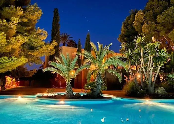 Ferienhaus Corfu In With Incredible View And Spectacular Pool Tennis View Calm Area Beaches At 30 Minutes Walk Bus At 200 Meters *